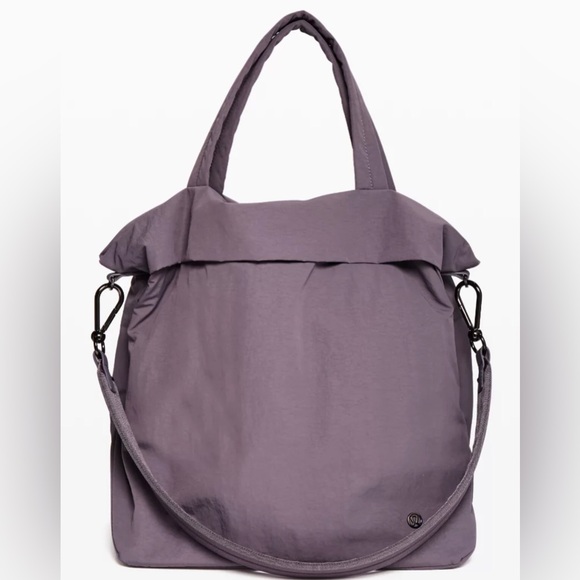lululemon athletica Handbags - Lululemon On My Level Large Bag 30L